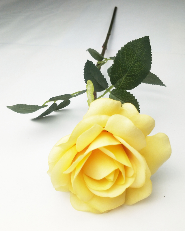 Single Middle Round Rose